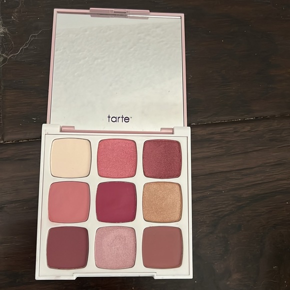 Lil Tartelette eye shadow palette - Picture 2 of 3